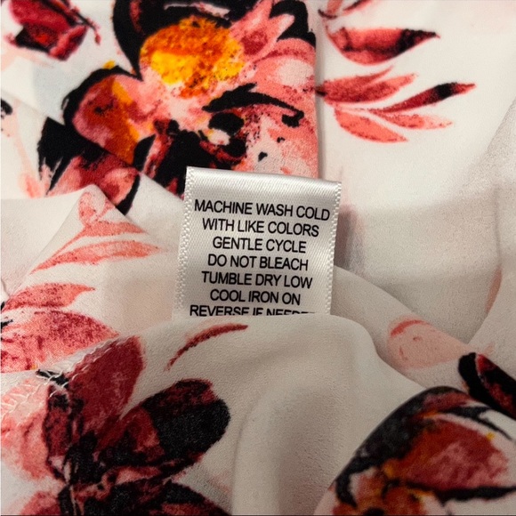 Cure Floral Blouse Size M - Picture 2 of 6